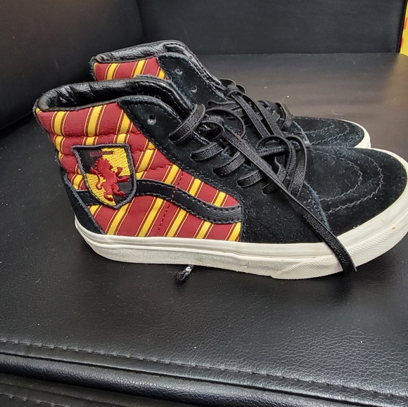 Vans HARRY POTTER Kids 12 Sneaker Sk8-Hi GRYFFINDOR Toecap PADDED Wizard Sneaker - Picture 2 of 5